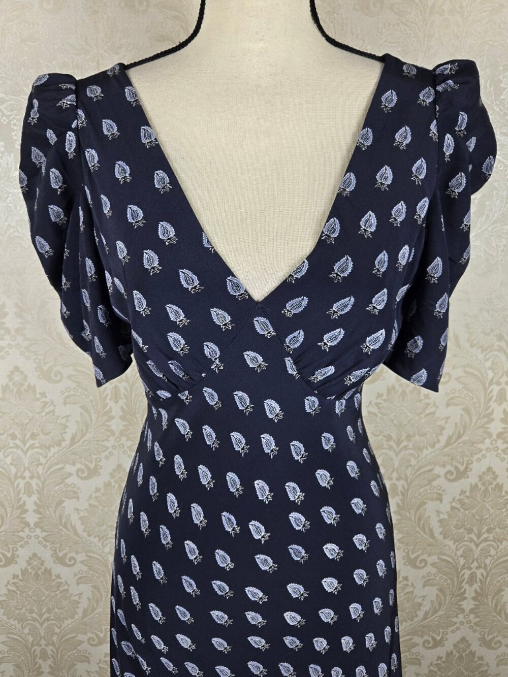 Banana Republic Size 8 Navy White Pattern Maxi Dress 100% Silk Puff Short Sleeve - Picture 2 of 15